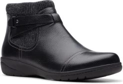 Clarks Women's Cheyn Kisha